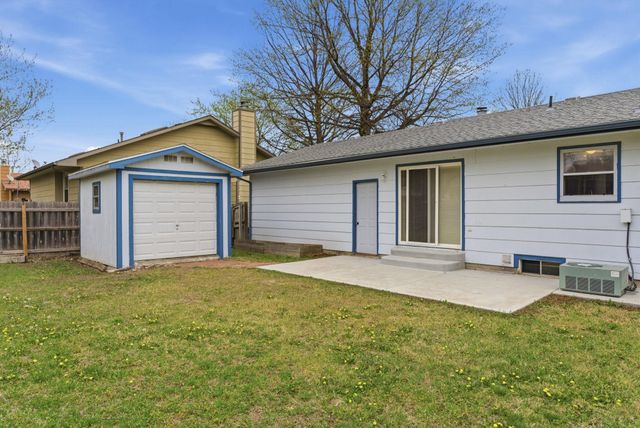 5708 Denise St, Bel Aire, KS 67220