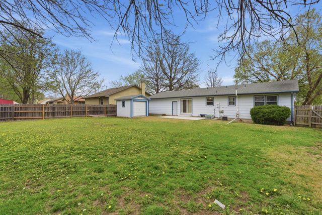 5708 Denise St, Bel Aire, KS 67220