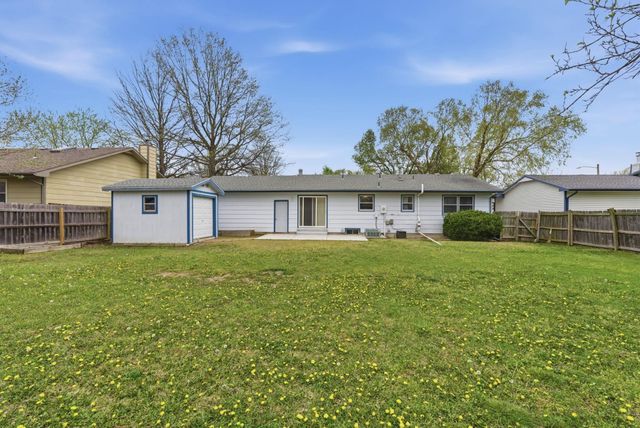 5708 Denise St, Bel Aire, KS 67220