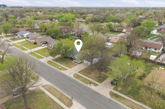 5708 Denise St, Bel Aire, KS 67220