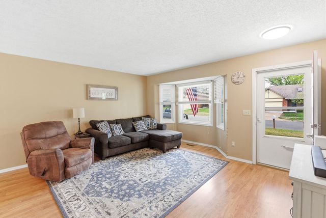 5708 Denise St, Bel Aire, KS 67220