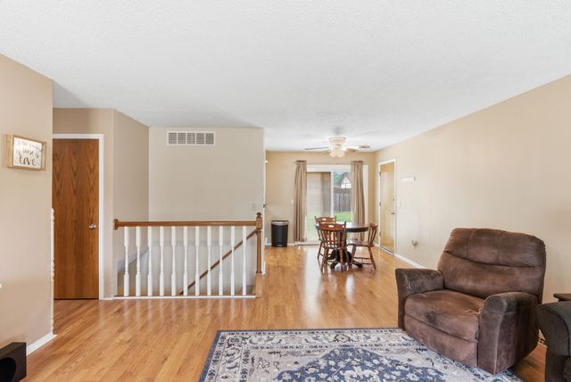 5708 Denise St, Bel Aire, KS 67220