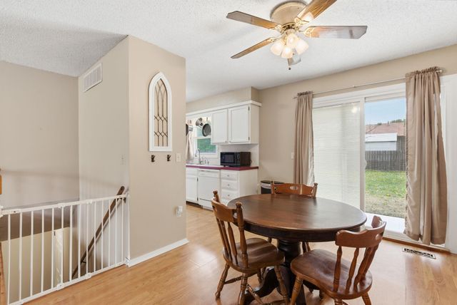 5708 Denise St, Bel Aire, KS 67220