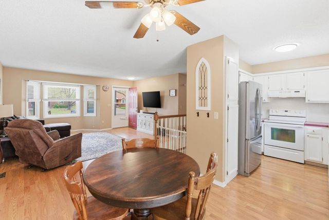 5708 Denise St, Bel Aire, KS 67220