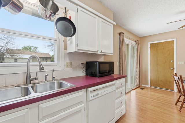 5708 Denise St, Bel Aire, KS 67220