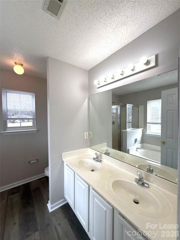 1511 Hudson Graham Lane, Charlotte, NC 28216