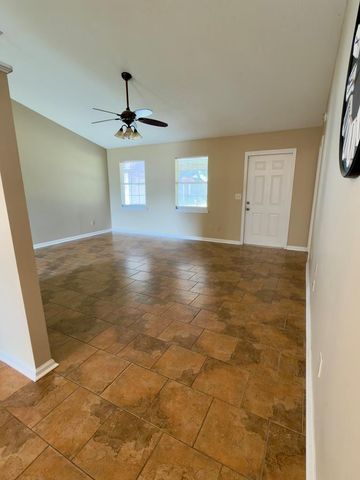 105 Periwinkle Ct, Dothan, AL 36301