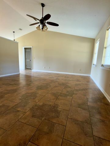 105 Periwinkle Ct, Dothan, AL 36301