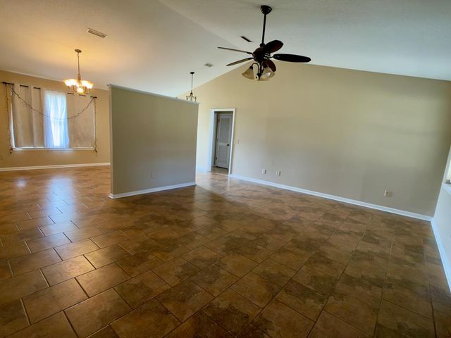 105 Periwinkle Ct, Dothan, AL 36301