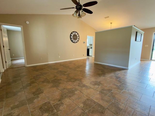 105 Periwinkle Ct, Dothan, AL 36301