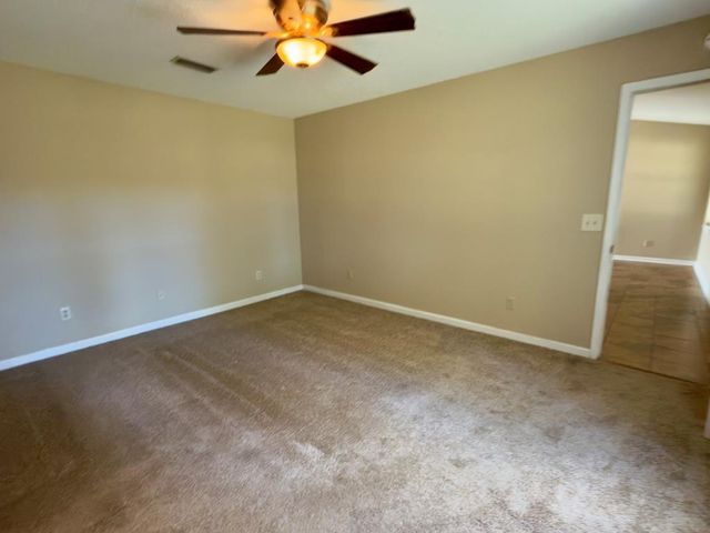 105 Periwinkle Ct, Dothan, AL 36301