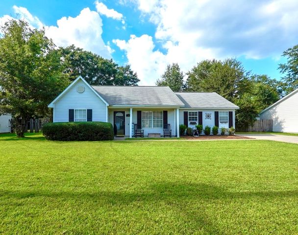 105 Periwinkle Ct, Dothan, AL 36301