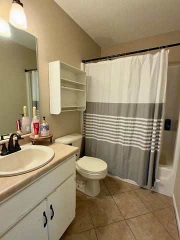 105 Periwinkle Ct, Dothan, AL 36301