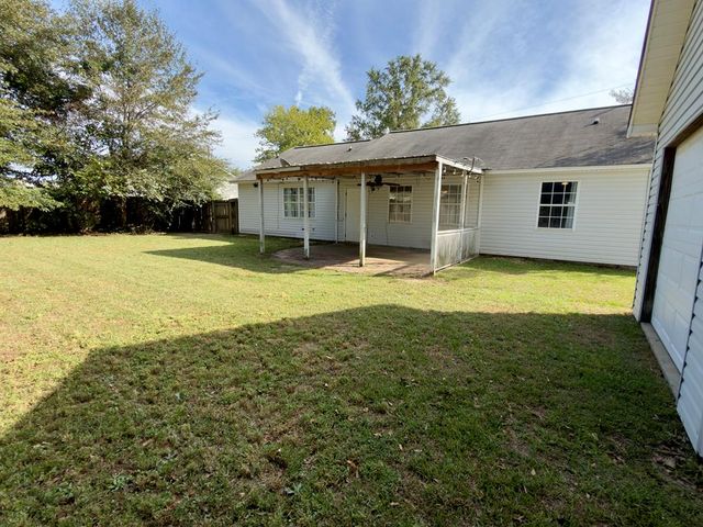 105 Periwinkle Ct, Dothan, AL 36301