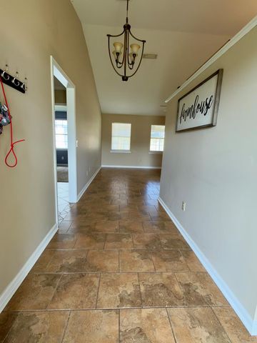 105 Periwinkle Ct, Dothan, AL 36301