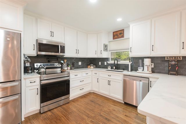 925 S Andrews Avenue, Sherman, TX 75090
