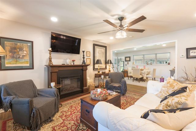 925 S Andrews Avenue, Sherman, TX 75090