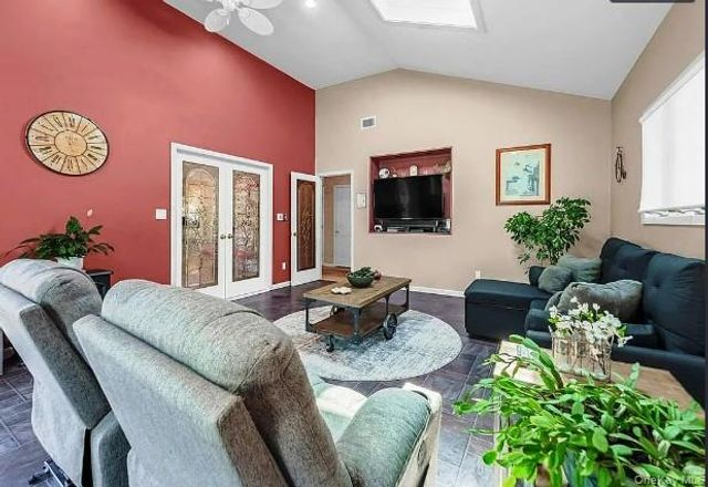 33 Long Bow Lane, Commack, NY 11725