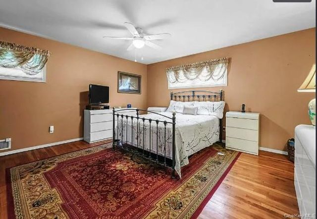 33 Long Bow Lane, Commack, NY 11725