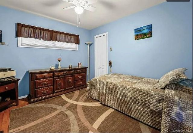 33 Long Bow Lane, Commack, NY 11725