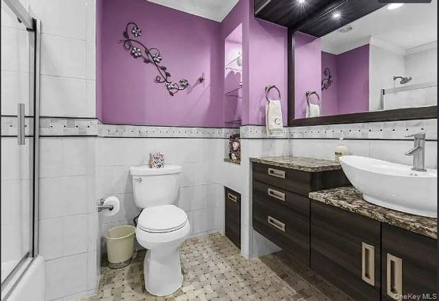 33 Long Bow Lane, Commack, NY 11725