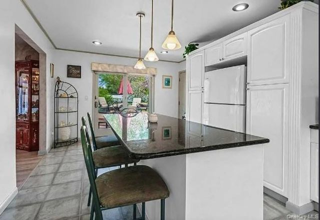 33 Long Bow Lane, Commack, NY 11725