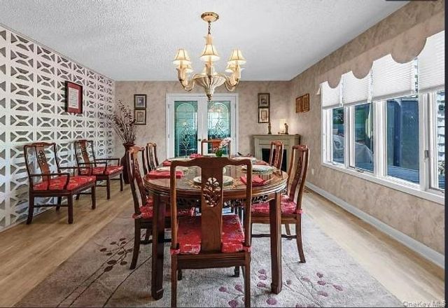 33 Long Bow Lane, Commack, NY 11725