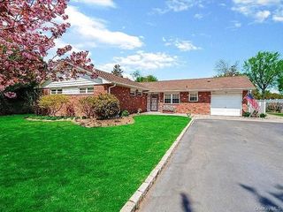 33 Long Bow Lane, Commack, NY 11725