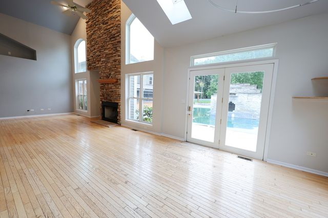235 E Grand Avenue, Fox Lake, IL 60020
