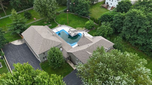 235 E Grand Avenue, Fox Lake, IL 60020
