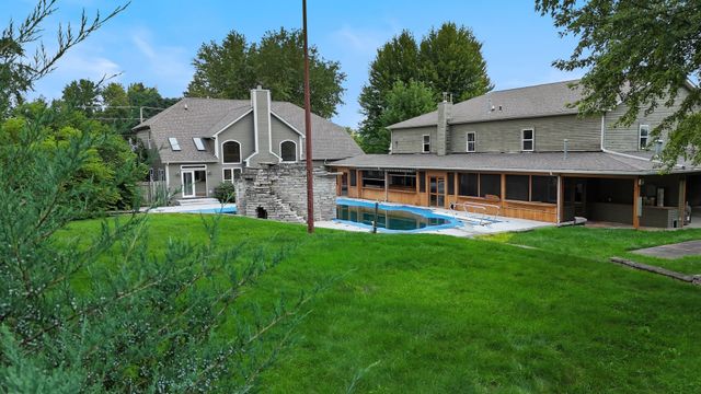 235 E Grand Avenue, Fox Lake, IL 60020