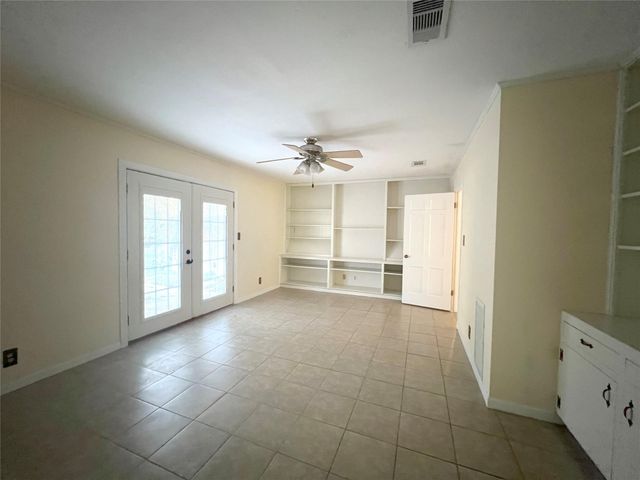 1106 Chapel Lane, El Campo, TX 77437