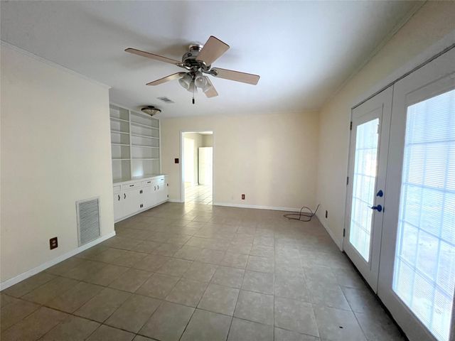 1106 Chapel Lane, El Campo, TX 77437