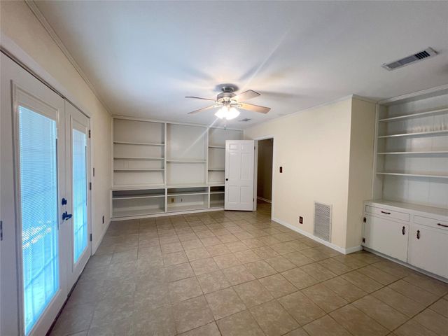 1106 Chapel Lane, El Campo, TX 77437