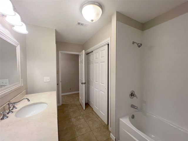 1106 Chapel Lane, El Campo, TX 77437