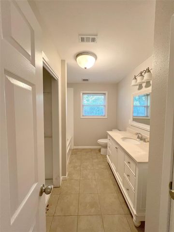 1106 Chapel Lane, El Campo, TX 77437