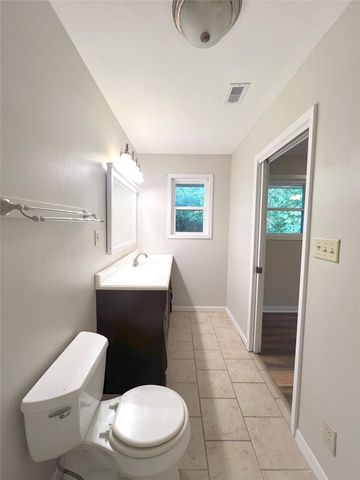 1106 Chapel Lane, El Campo, TX 77437