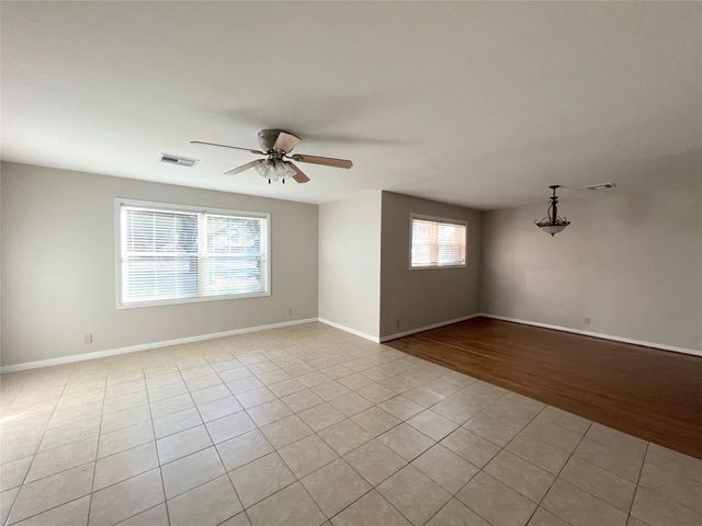 1106 Chapel Lane, El Campo, TX 77437