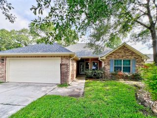 810 Springwood Drive, Conroe, TX 77385
