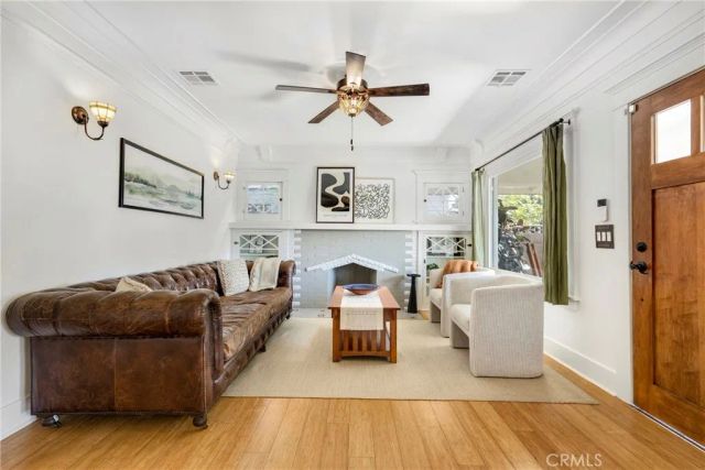 2923 Jeffries, Los Angeles, CA 90065
