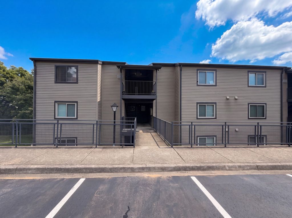 407 Summit Ridge Pl, Nashville, TN 37215