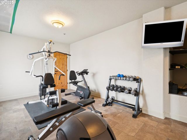 3328 Sw BARBUR Blvd 5, Portland, OR 97239