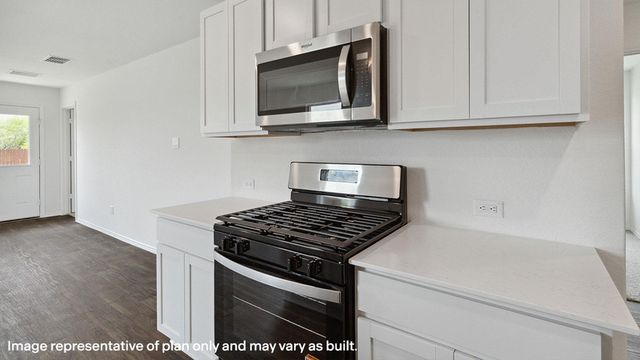 407 WILD GOOSE DR, Luling, TX 78648