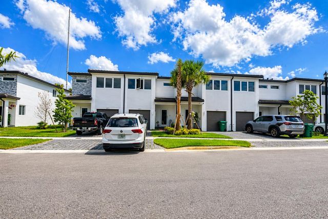 5085 SW 37th 5085, Pembroke Park, FL 33023