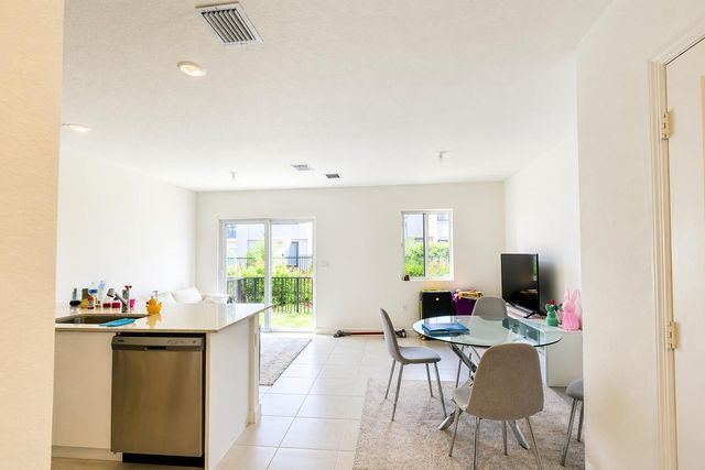 5085 SW 37th 5085, Pembroke Park, FL 33023