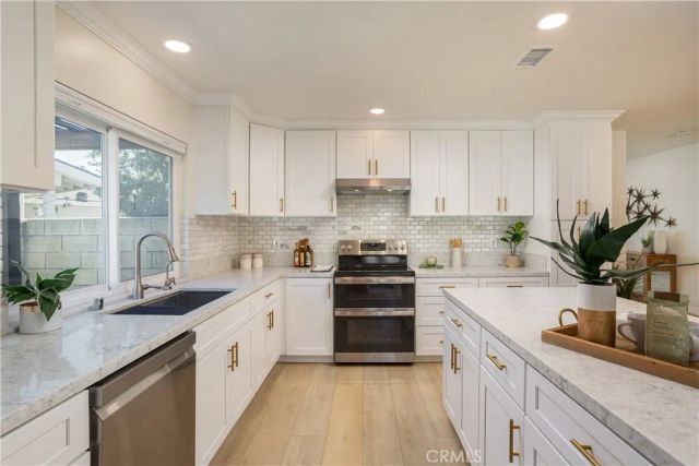 1519 E Van Bibber, Orange, CA 92866