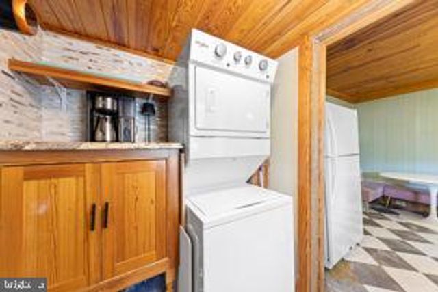 132 CHARLES ST, Strasburg, VA 22657