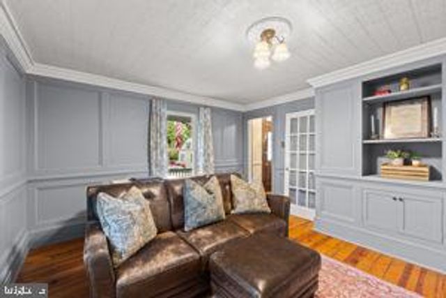 132 CHARLES ST, Strasburg, VA 22657