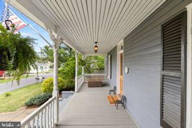 132 CHARLES ST, Strasburg, VA 22657