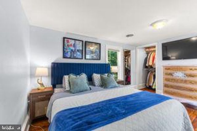 132 CHARLES ST, Strasburg, VA 22657